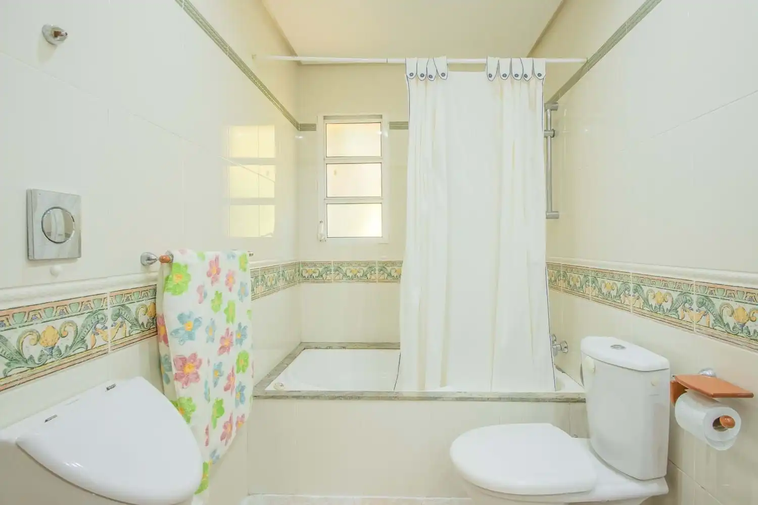 Bathroom of Houses for sale in Calvià  with Air Conditioner, Terrace and Balcony
