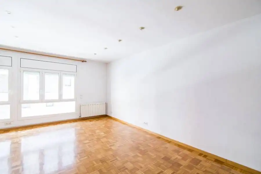 Habitación de Piso en venta en Barcelona con Calefacción y Parquet