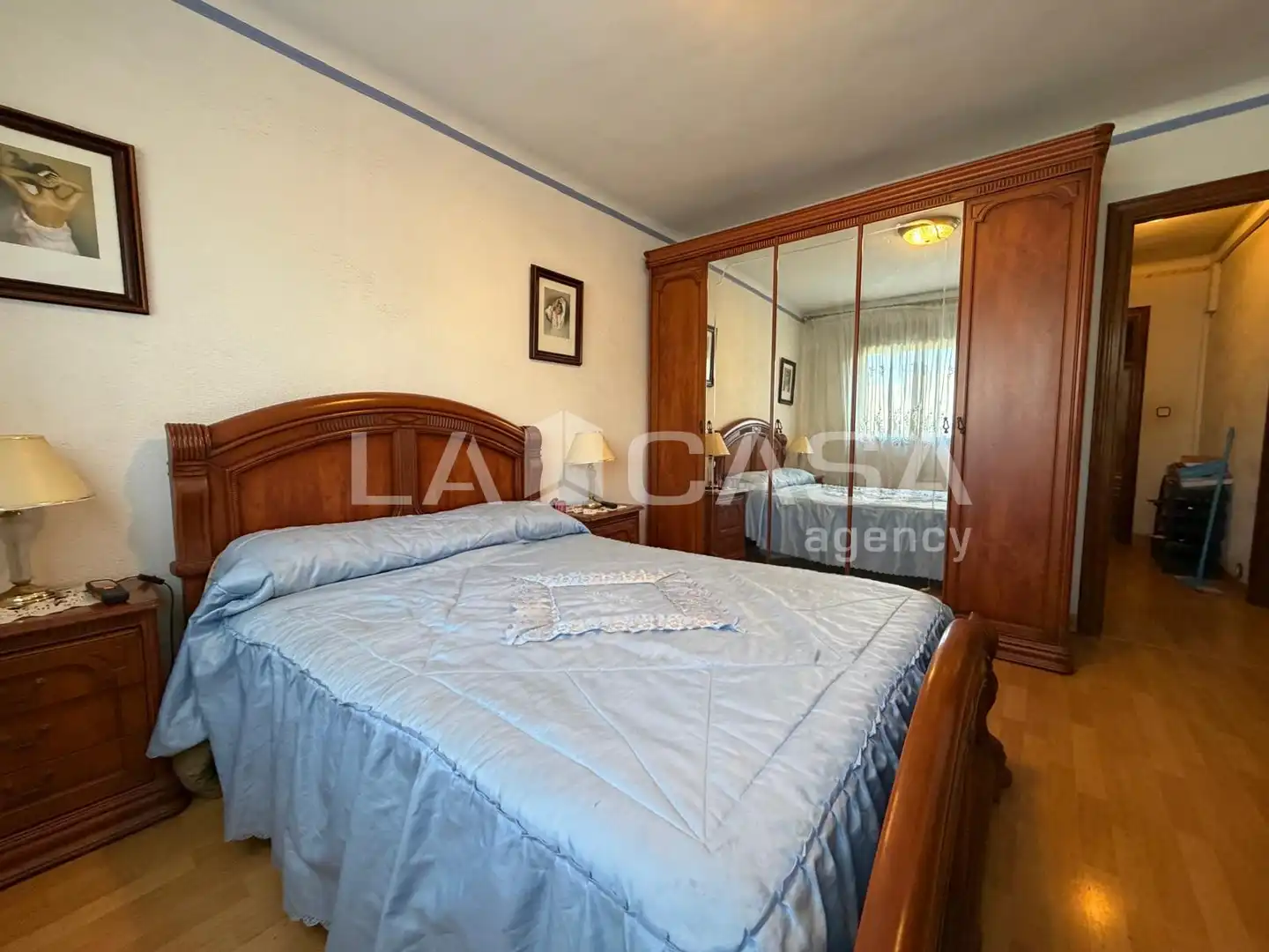 Habitación de Piso en venta en Santa Coloma de Gramenet con Balcón
