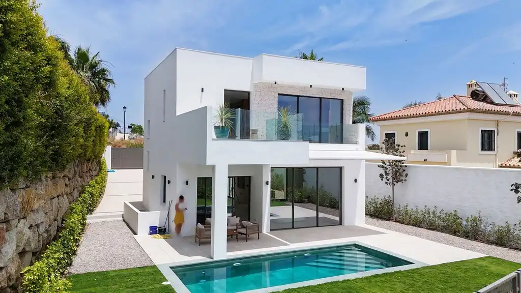 Detached house with pool for sale in Seghers