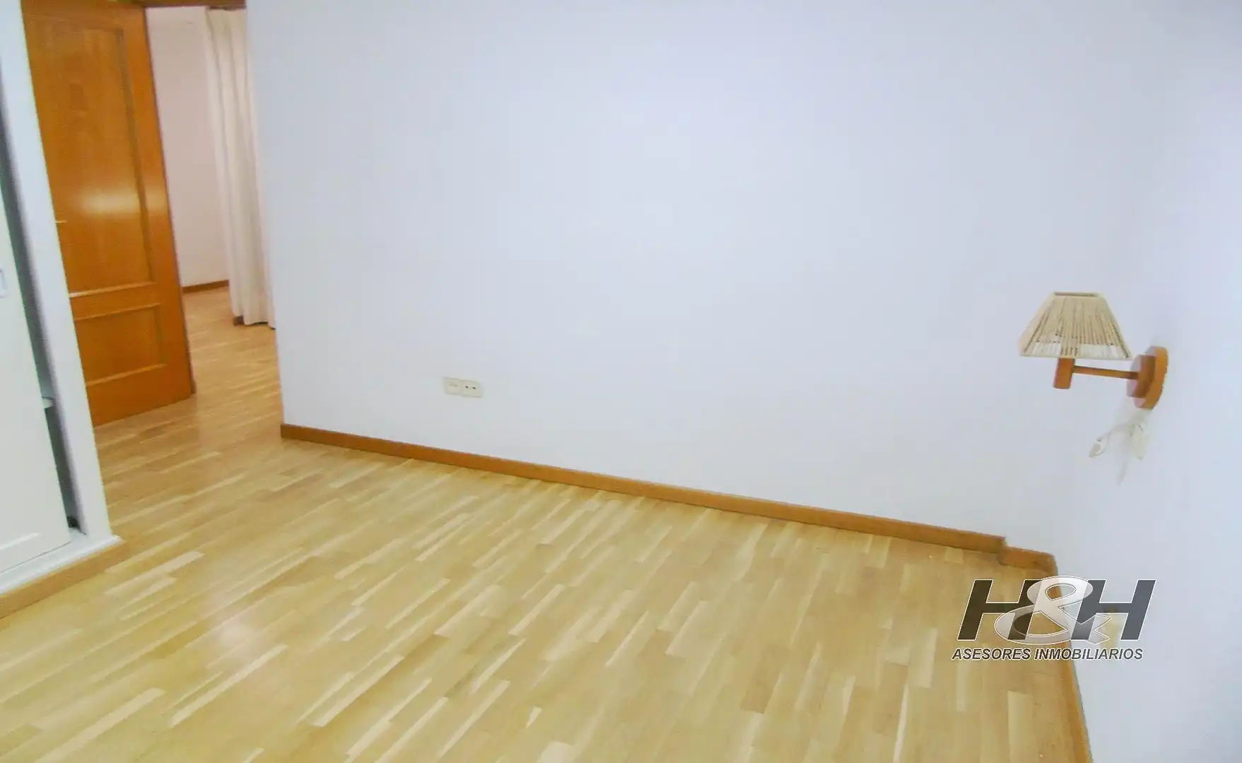 Pis de lloguer en Burjassot amb Parquet i Balcó