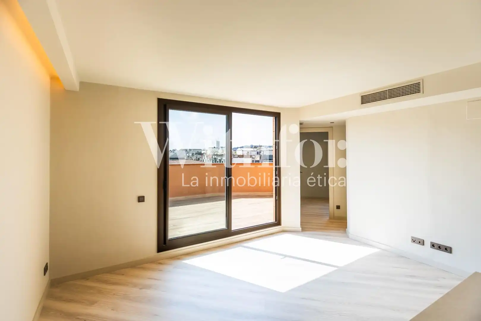 Habitación de Ático en venta en Barcelona con Calefacción, Terraza y Balcón
