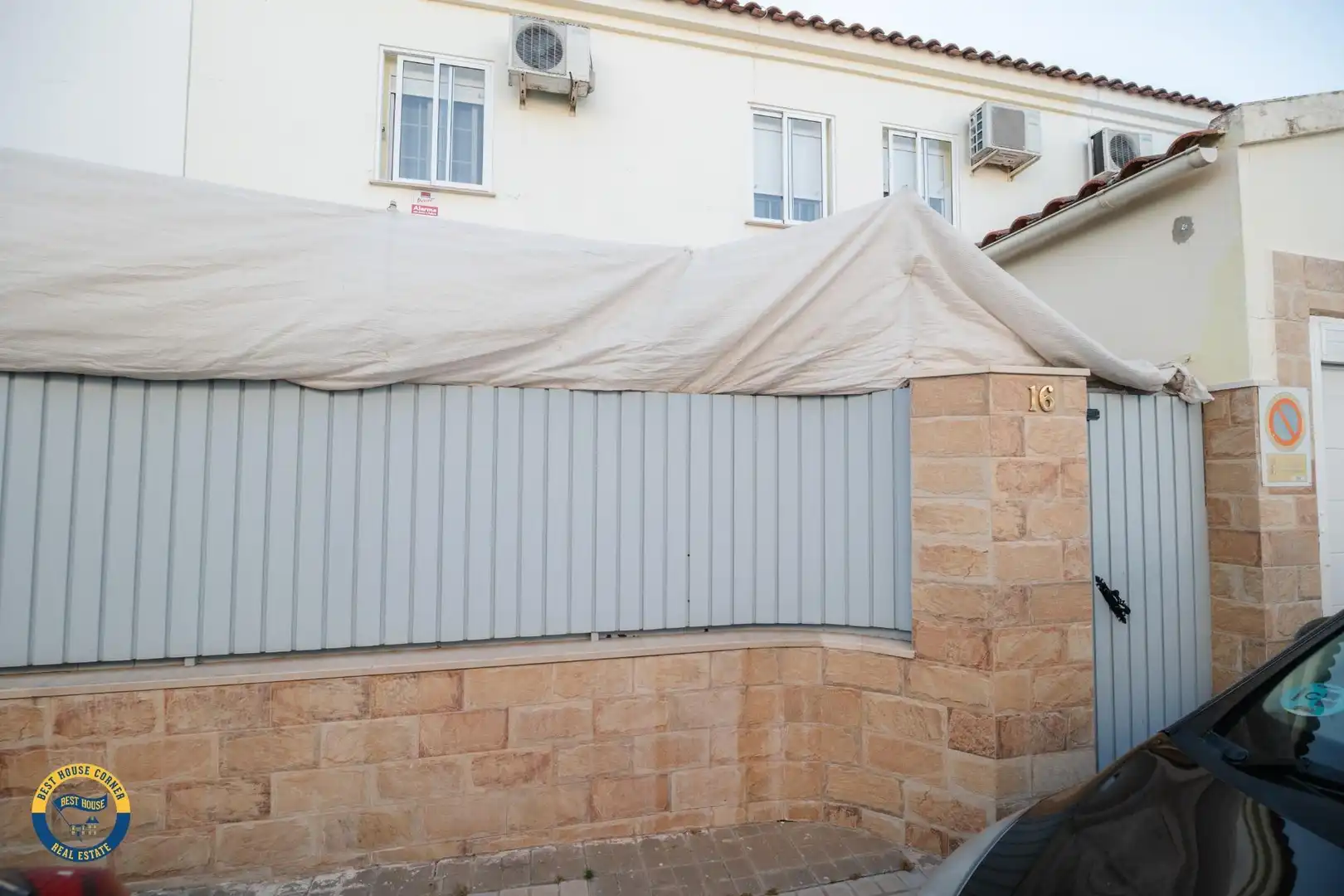 Vista exterior de Casa adosada en venta en Los Santos de Maimona con Aire acondicionado y Terraza