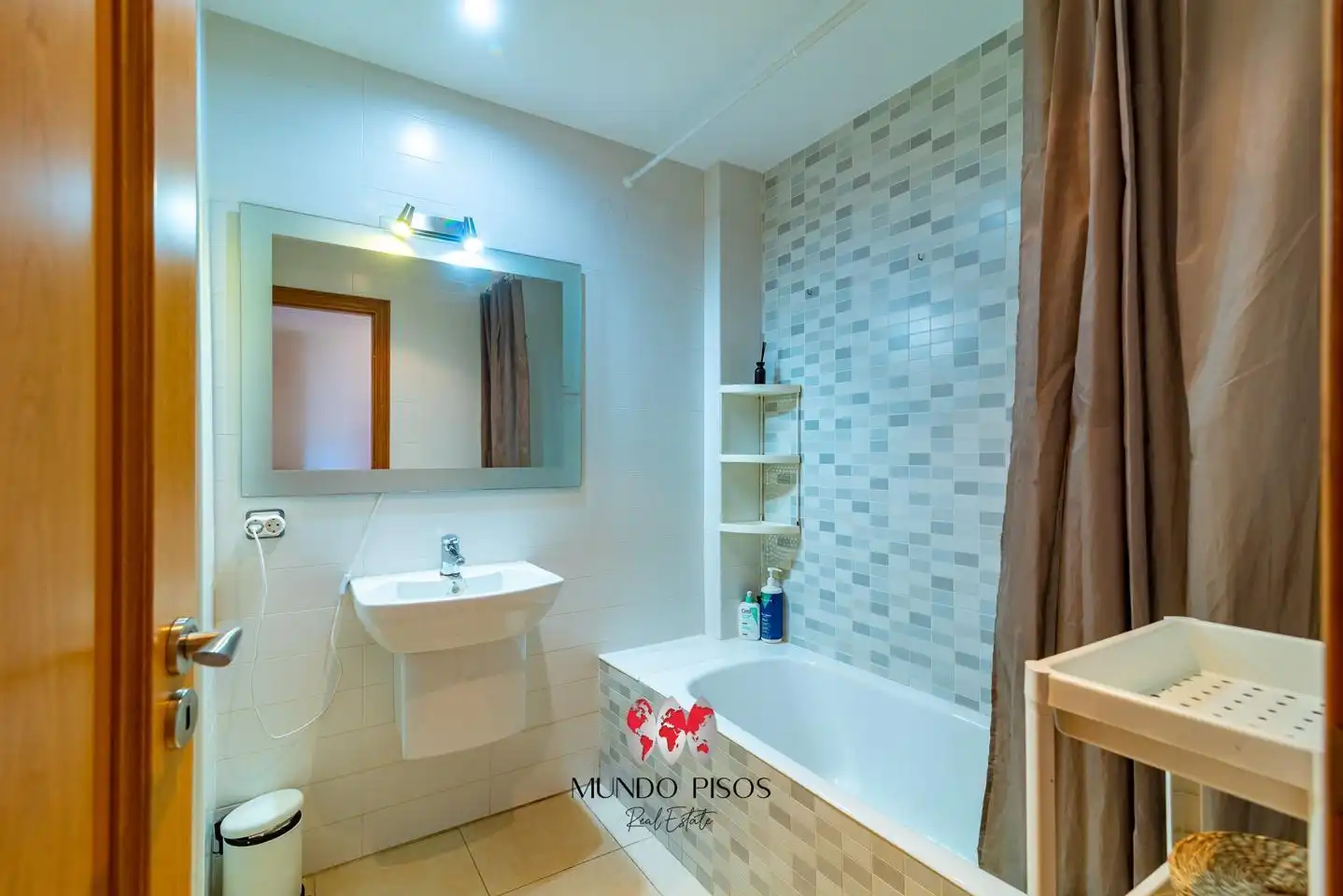 Flat for rent in calle de Joan Mascaró i Fornés, El Secar de la Real