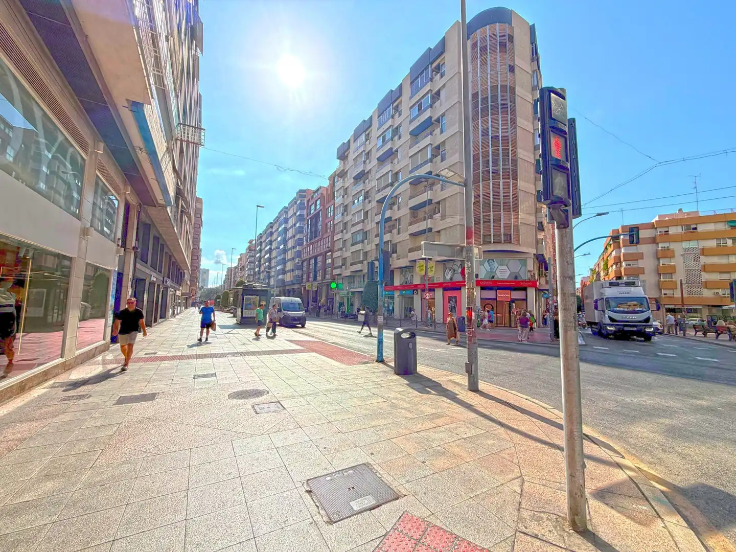Außenansicht von Geschaftsraum zur Miete in Alicante / Alacant mit Klimaanlage, Terrasse und Möbliert