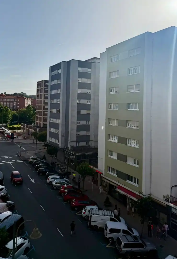 Außenansicht von Wohnung zur Miete in Avilés mit Heizung und Möbliert