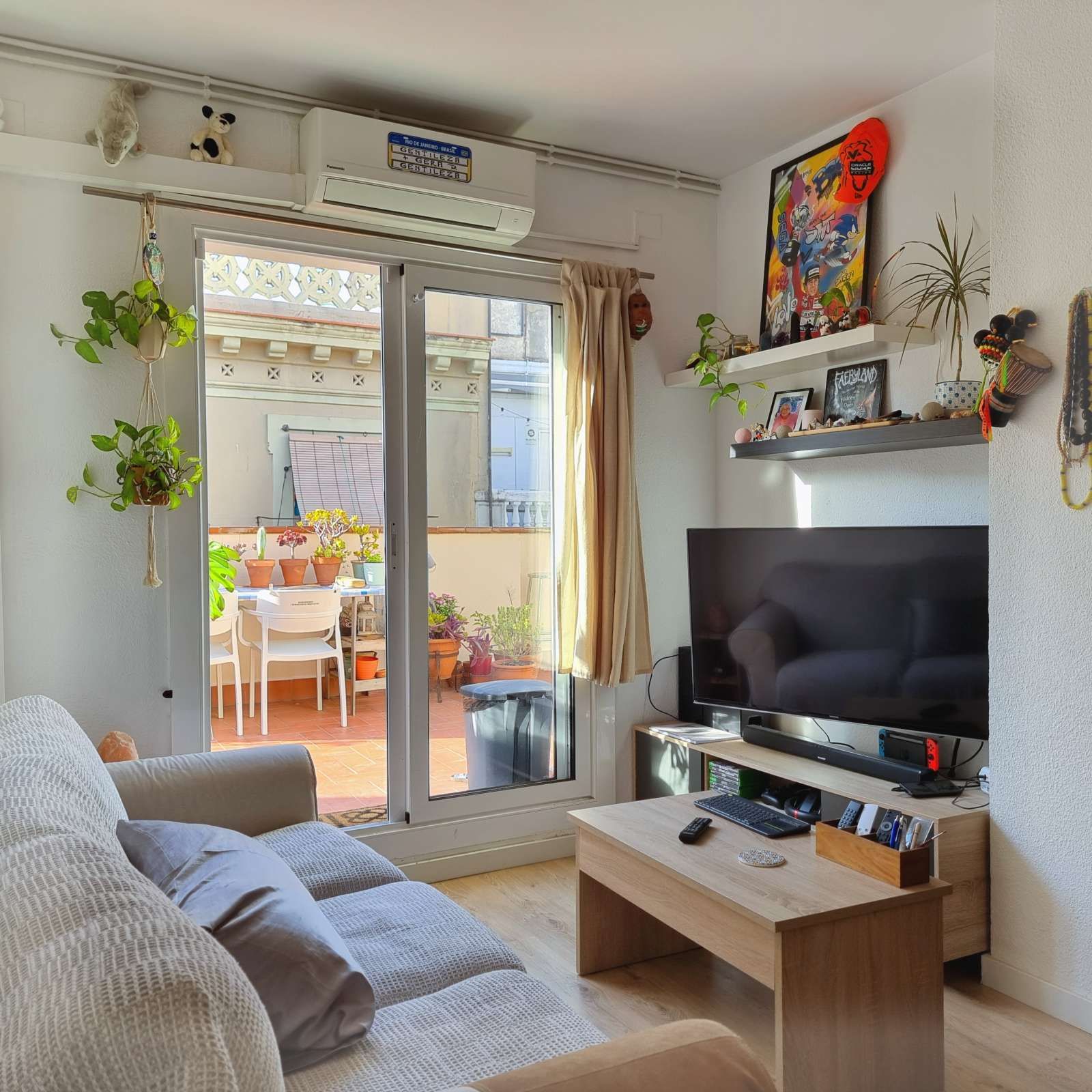 Sala d'estar de Estudi per a compartir en  Barcelona Capital amb Aire condicionat i Terrassa