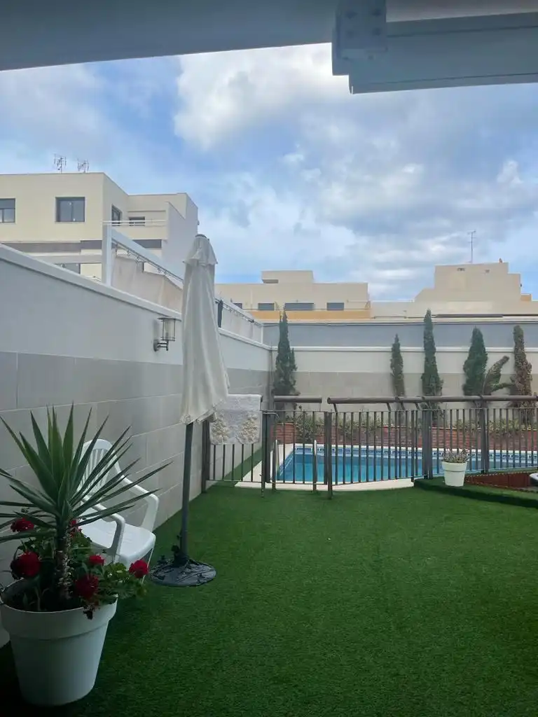 Piscina de Casa adosada en venta en Melilla con Aire acondicionado, Jardín privado y Terraza