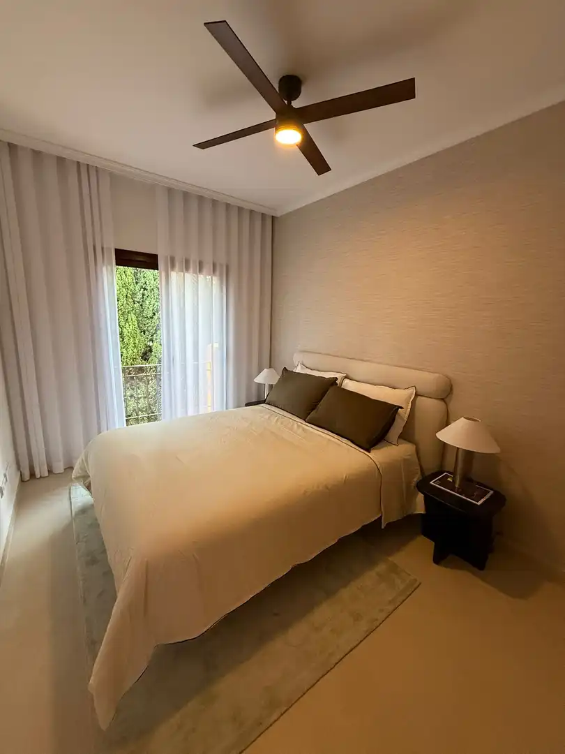 Habitación de Apartamento de alquiler en Marbella con Aire acondicionado, Calefacción y Terraza