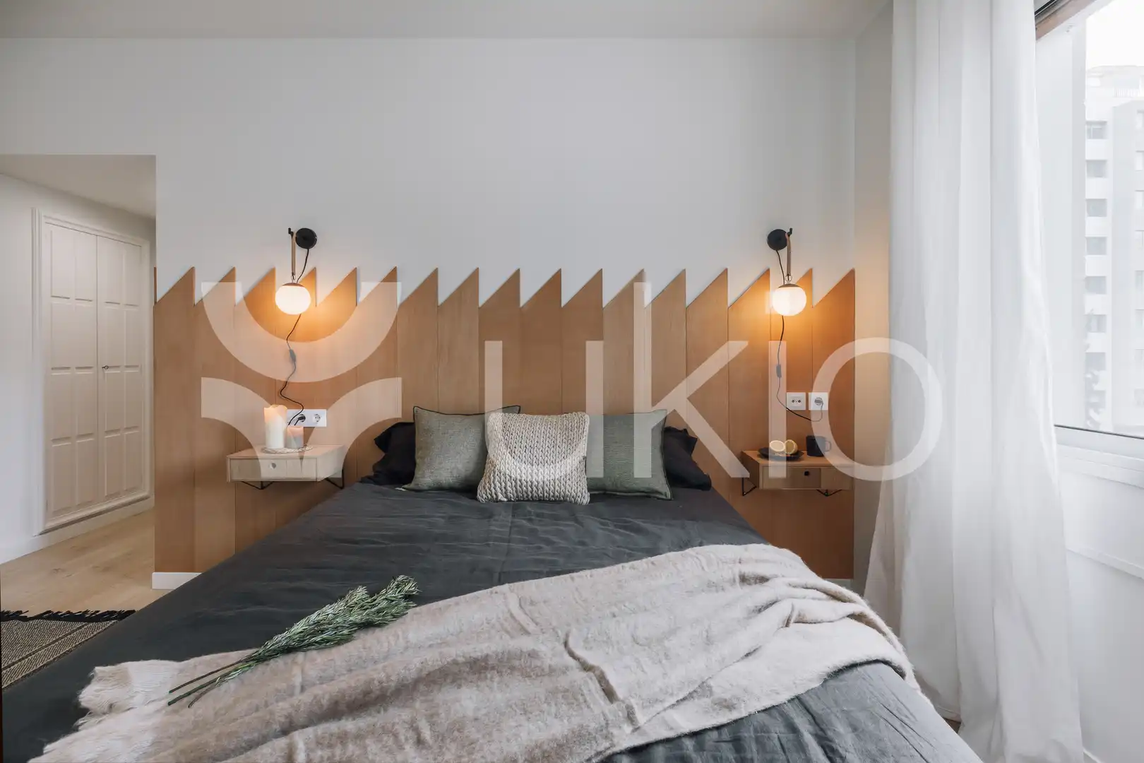Dormitori de Apartament de lloguer en Barcelona amb Aire condicionat, Calefacció i Moblat