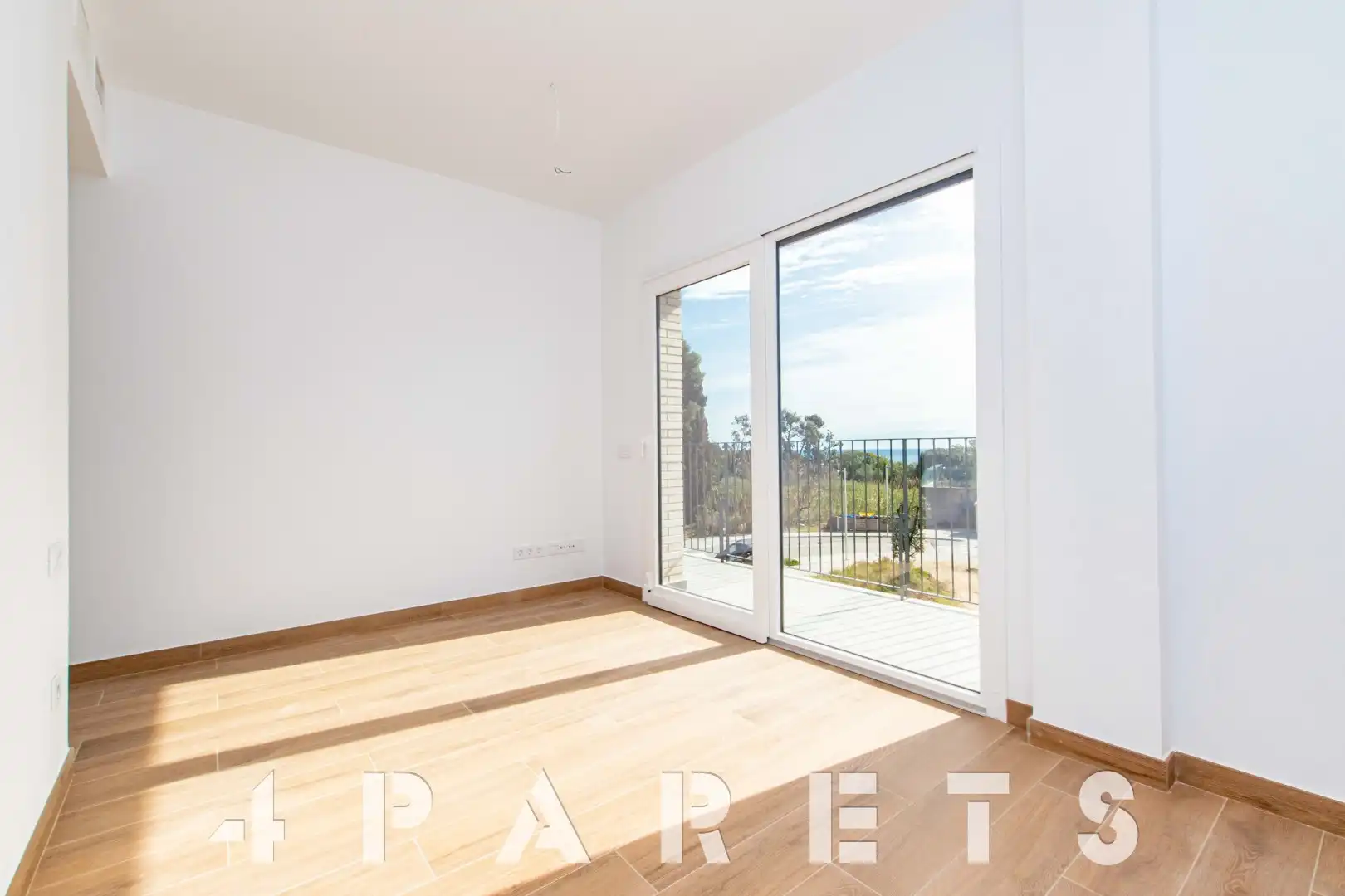 Habitación de Piso de alquiler en Cabrera de Mar con Aire acondicionado, Calefacción y Horno