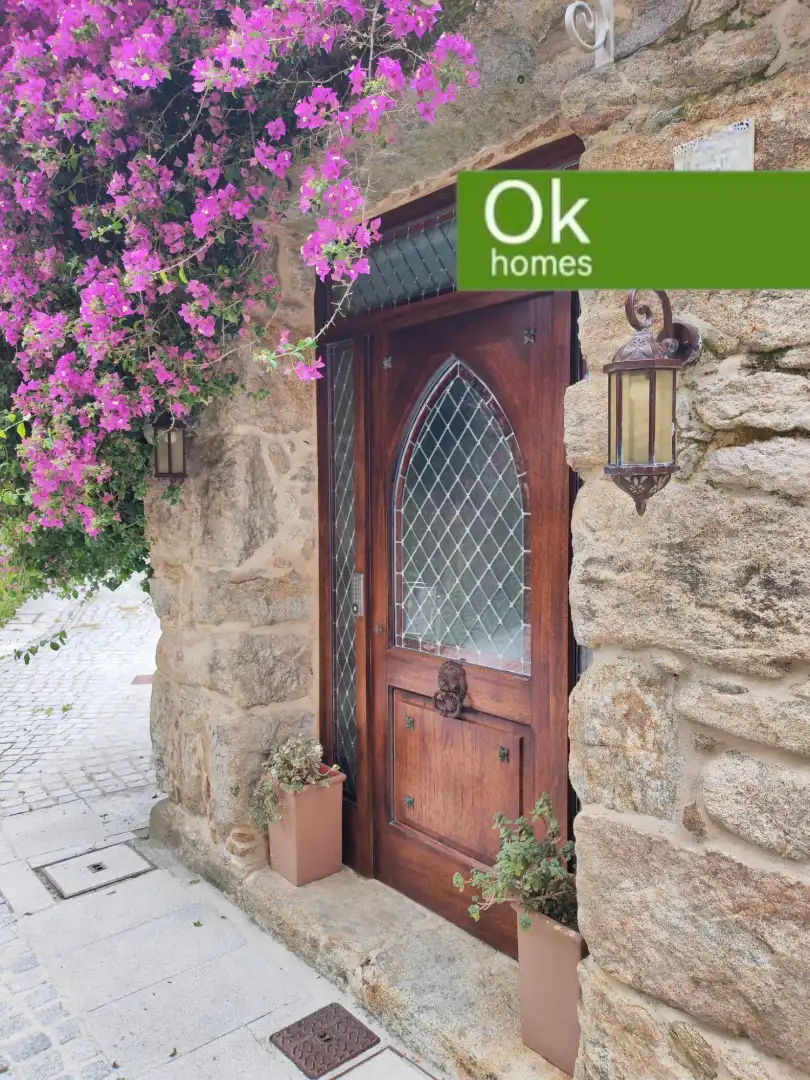 Casa adosada en venda en Corcubión amb Calefacció, Terrassa i Moblat