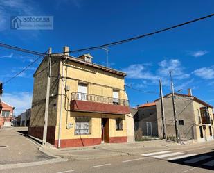 Vista exterior de Casa o xalet en venda en Piña de Esgueva amb Traster