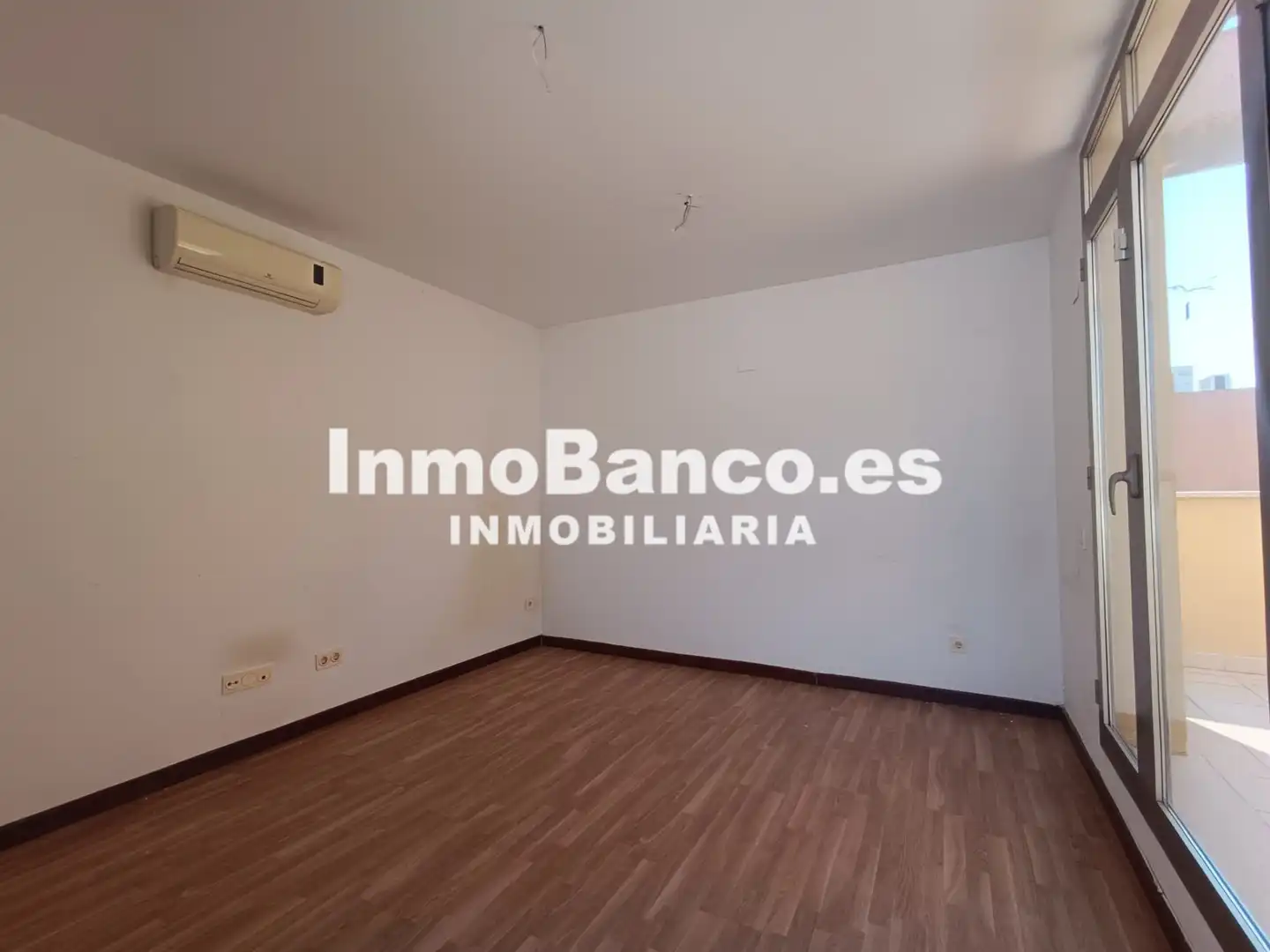 Detached homes for rent in La Pobla de Vallbona  with Air Conditioner, Heating and Terrace