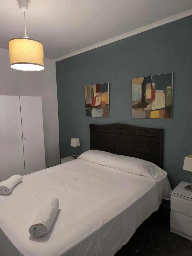 Schlafzimmer von Wohnungen zur Miete in Sevilla mit Klimaanlage, Heizung und Möbliert