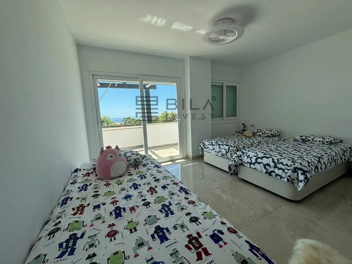 Habitación de Casa adosada en venta en Marbella con Aire acondicionado, Terraza y Trastero