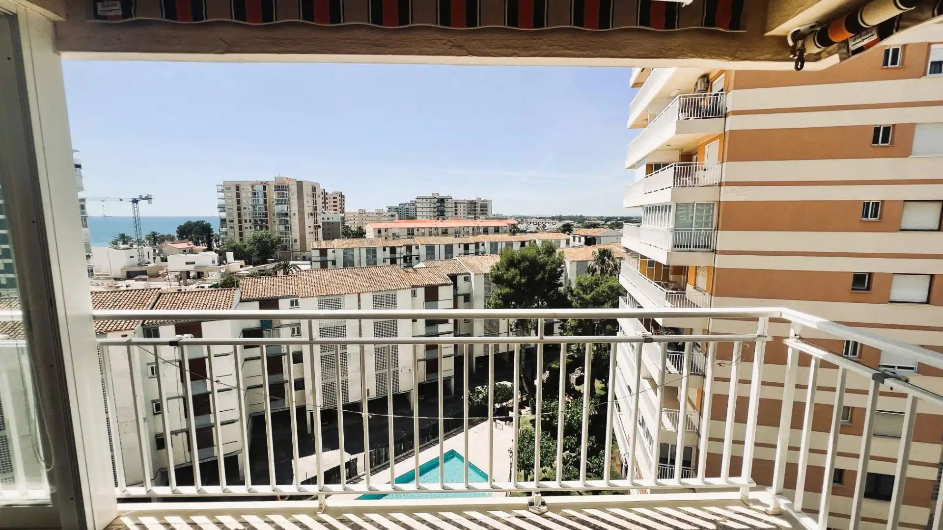 Terrasse von Wohnungen zum Verkauf in Benicasim / Benicàssim mit Privatgarten, Terrasse und Abstellraum