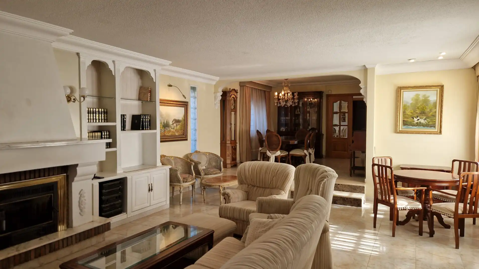 Sala de estar de Casa o chalet en venta en Villalbilla con Aire acondicionado, Calefacción y Jardín privado