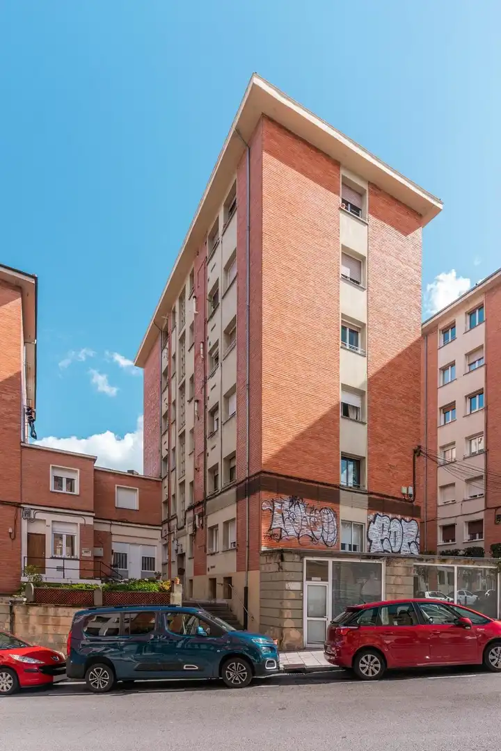 Vista exterior de Apartament en venda en Oviedo  amb Calefacció i Moblat