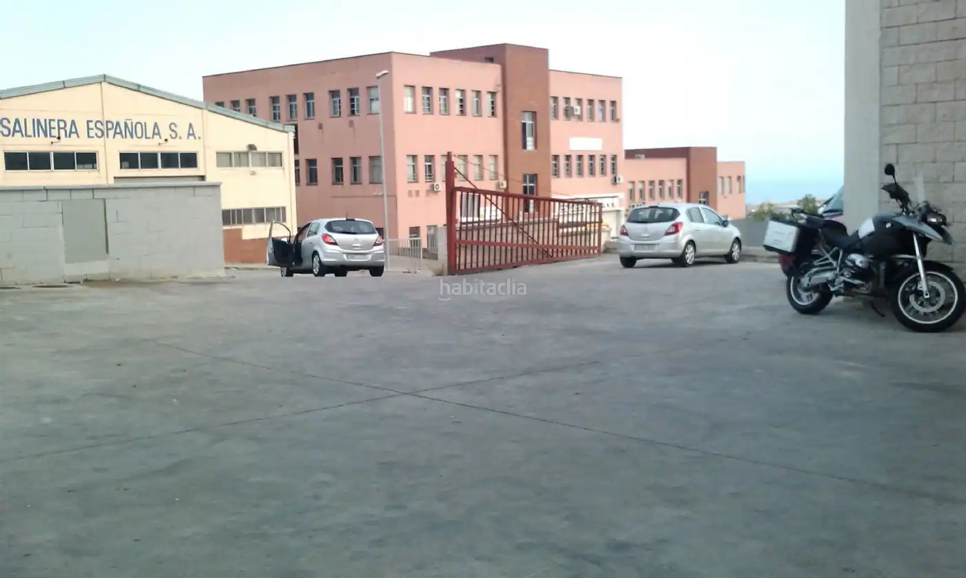 Nave industrial en venta en Carrer de Mata 21