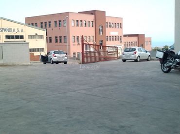 Capannone industriale in vendita a Carrer de Mata 21