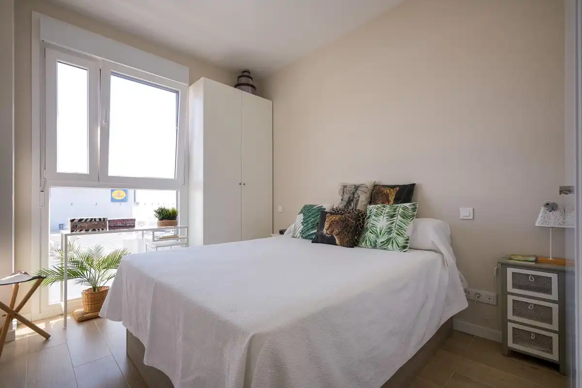 Bedroom of Flat for sale in Madrid  with Air Conditioner, Heating and Private garden