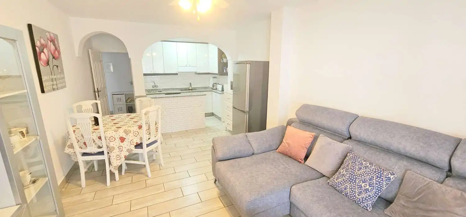 Sala de estar de Planta baja de alquiler en Vélez-Málaga con Aire acondicionado, Terraza y Piscina