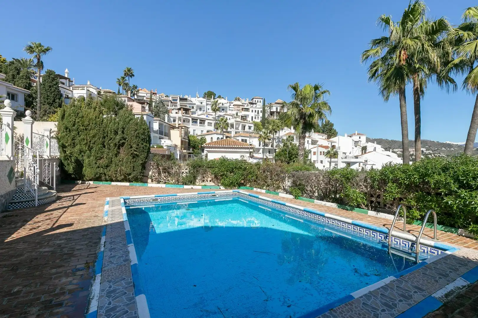 Piscina de Casa o xalet en venda en Almuñécar amb Aire condicionat, Jardí privat i Terrassa
