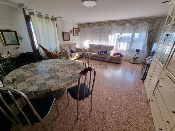 Sala d'estar de Casa o xalet en venda en Zaragoza amb Aire condicionat, Calefacció i Jardí privat