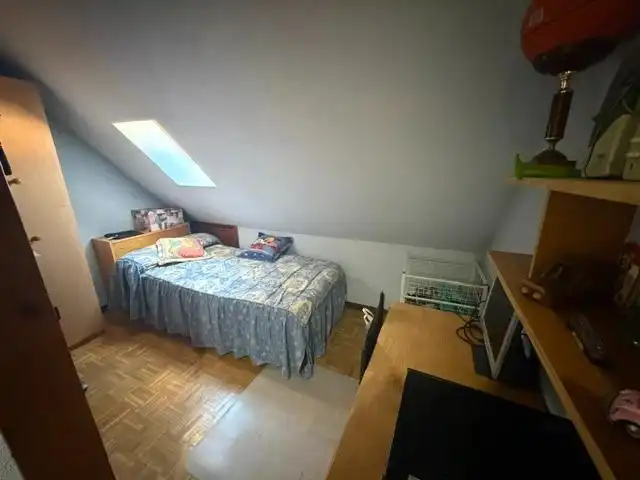 Dormitori de Dúplex en venda en León Capital  amb Calefacció i Parquet