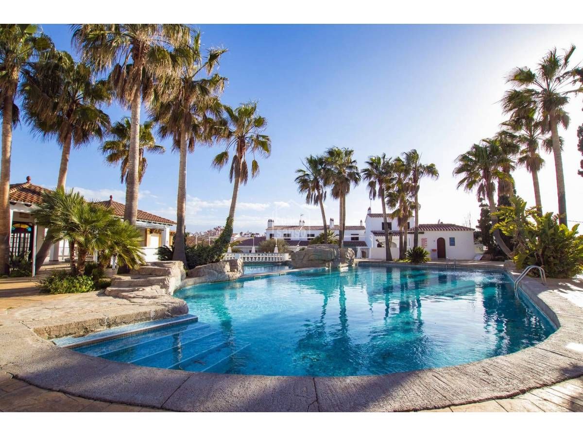 Piscina de Apartament en venda en Alaior amb Jardí privat, Terrassa i Piscina