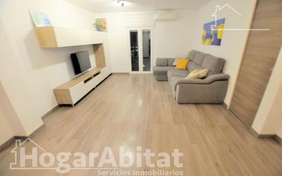 Living room of Flat for sale in  Valencia Capital  with Air Conditioner and Balcony