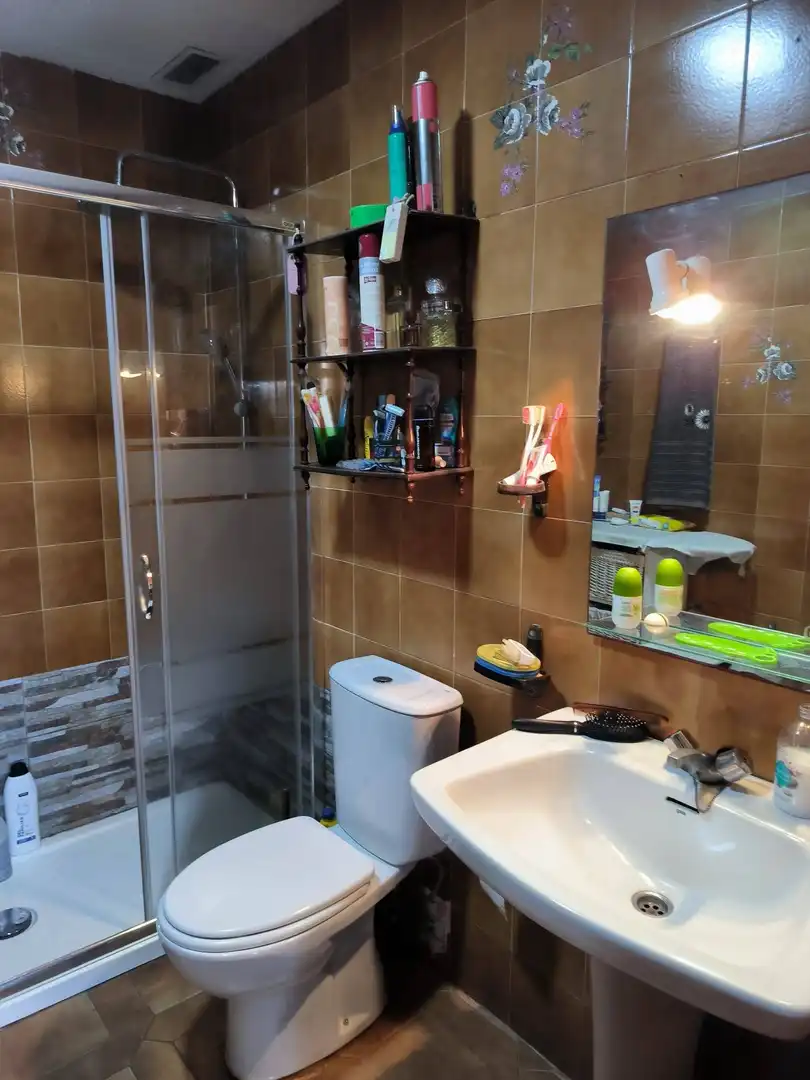 Baño de Casa adosada en venta en Orihuela con Aire acondicionado, Calefacción y Jardín privado