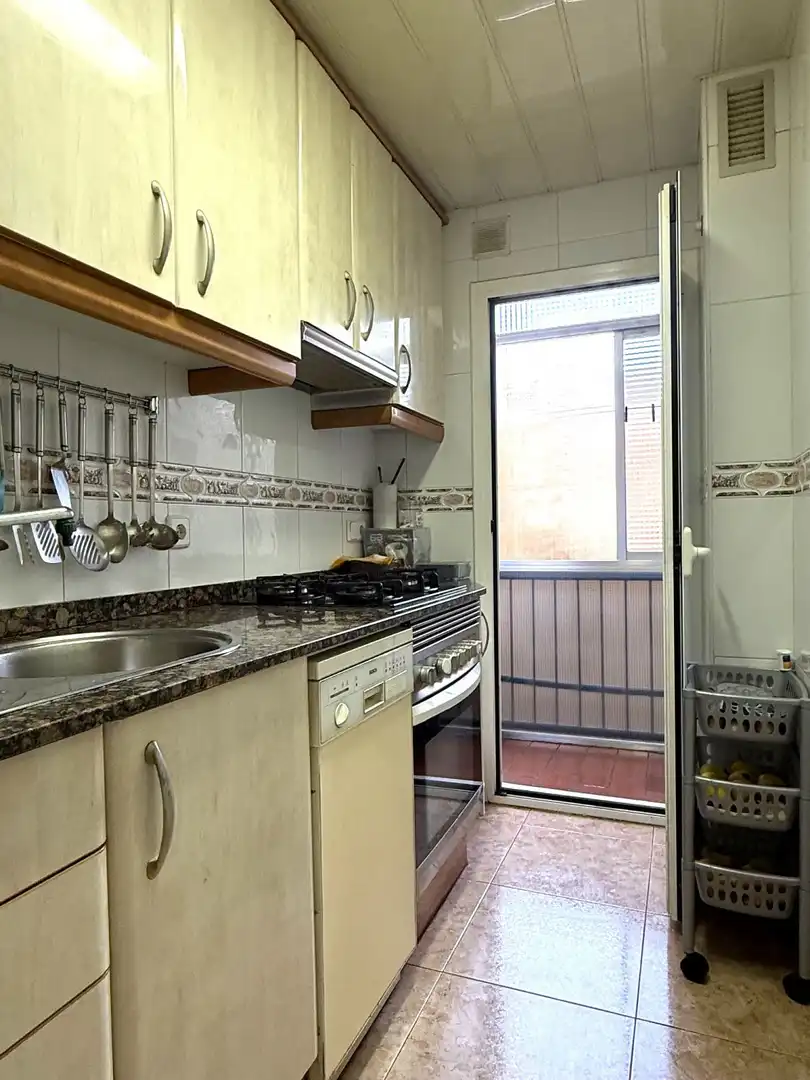 Cuina de Pis en venda en Sant Boi de Llobregat amb Aire condicionat, Calefacció i Terrassa