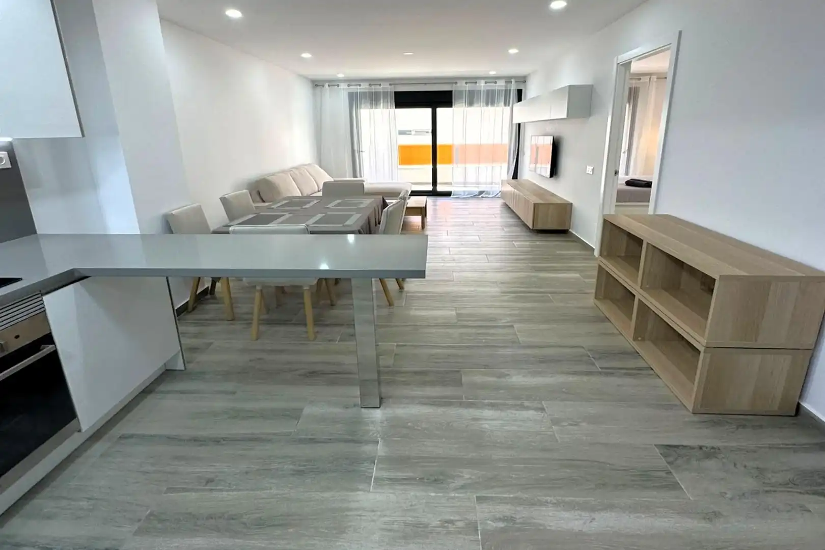 Apartamento con terraza en venta en Calle RAMON GALLUD 139, imagen 2