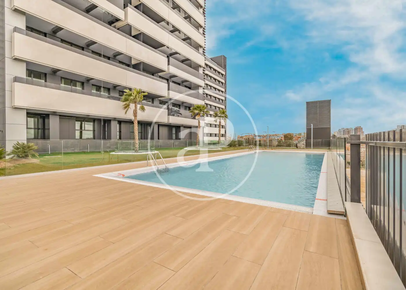 Swimming pool of Flat for rent in Madrid  with Air Conditioner, Heating and Furnished