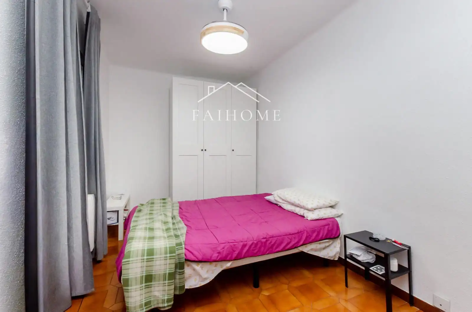 Habitación de Piso en venta en Sabadell con Calefacción, Parquet y Terraza