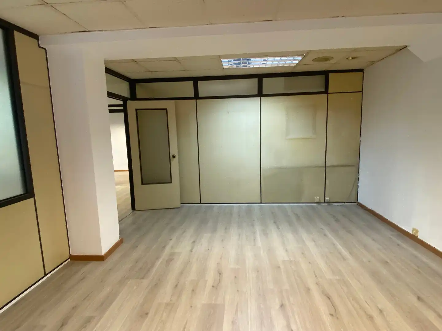Oficina de lloguer a Avenida Reyes Católicos, imagen 15