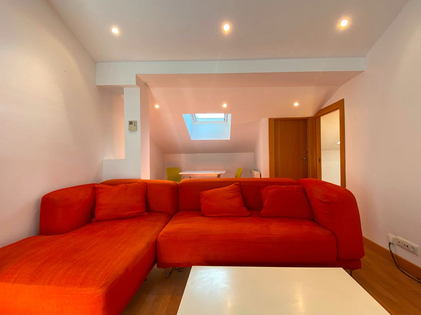 Sala d'estar de Apartament en venda en Burgos Capital amb Calefacció i Parquet