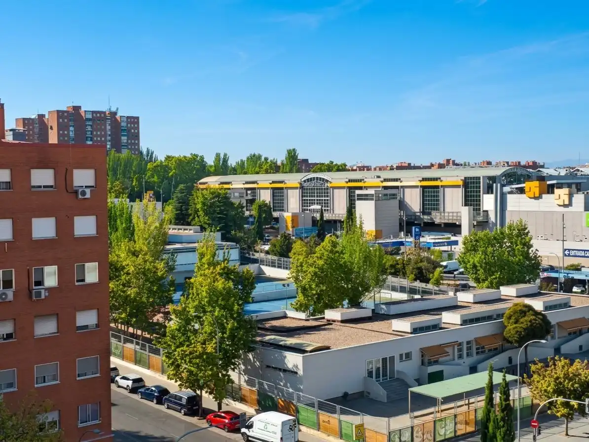 Vista exterior de Piso en venta en Villaverde