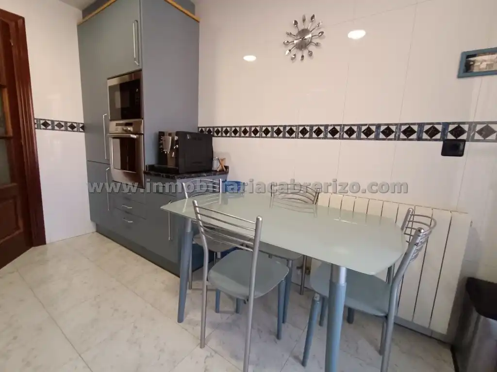 Flat for sale in Calle Rodrigo de Arriaga Mendo, Residencia