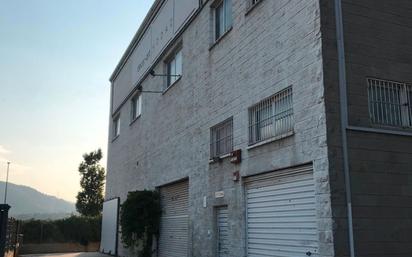 Vista exterior de Nau industrial en venda en Sant Feliu de Llobregat amb Alarma