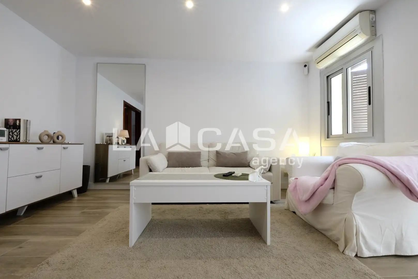 Sala d'estar de Pis en venda en Barcelona amb Calefacció