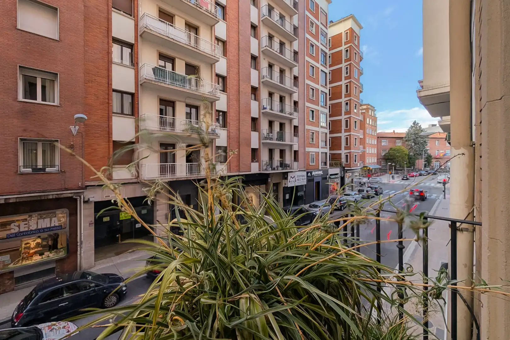 Vista exterior de Piso en venta en  Pamplona / Iruña con Calefacción y Balcón