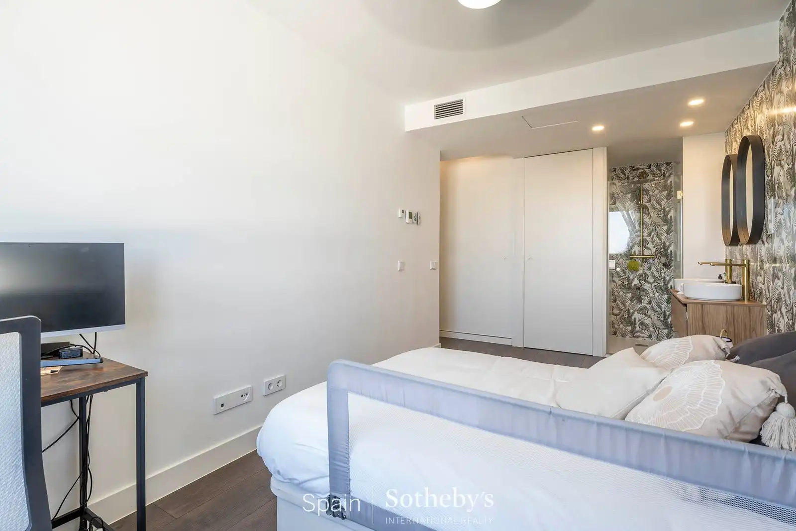 Dormitori de Àtic en venda en Madrid amb Aire condicionat, Terrassa i Traster