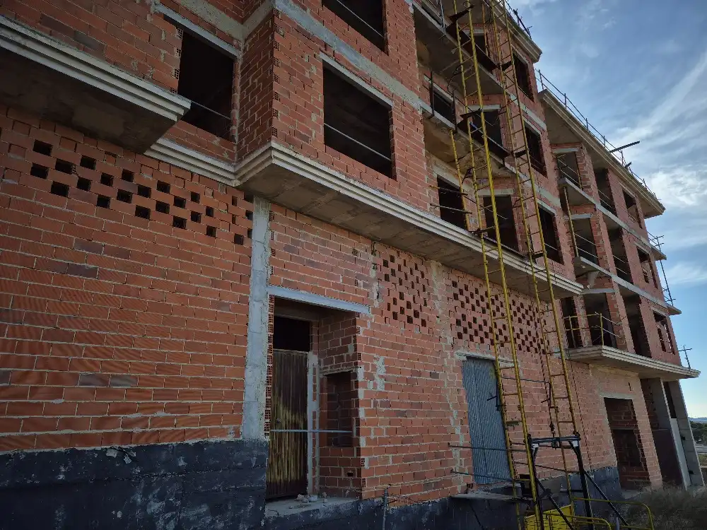 Vista exterior de Edificio en venta en Chinchilla de Monte-Aragón