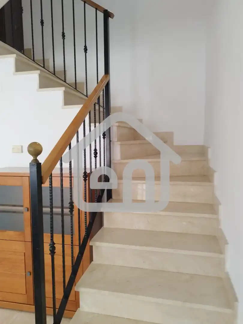 Casa adosada en venta en Calle Bodega, Requena