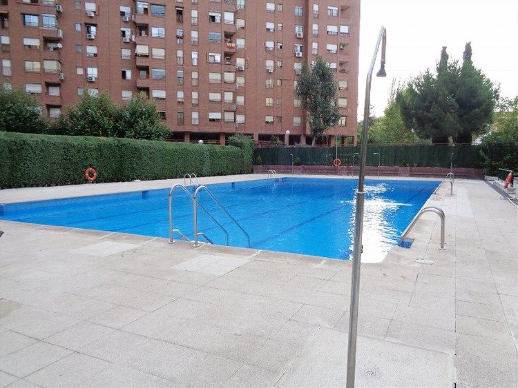 Piso de alquiler en Avenida del Doctor García Tapia, Marroquina