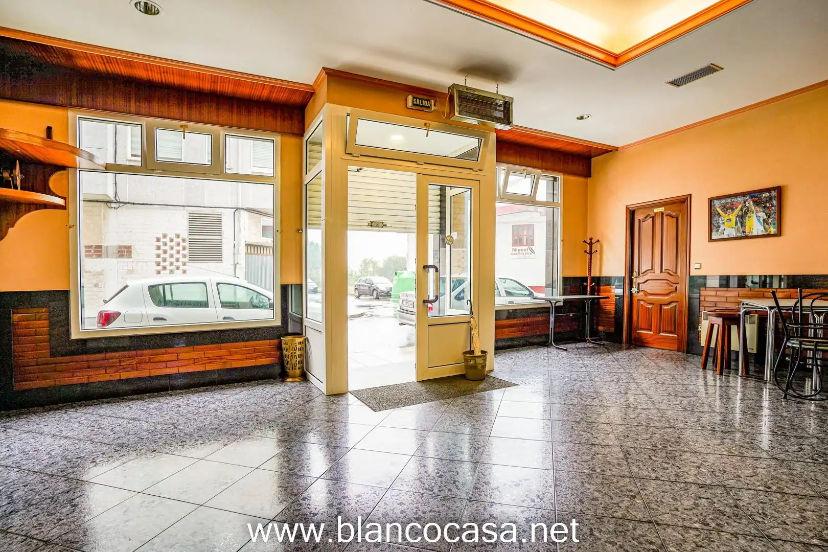 Commercial properties for rent in A Laracha    with Furnished