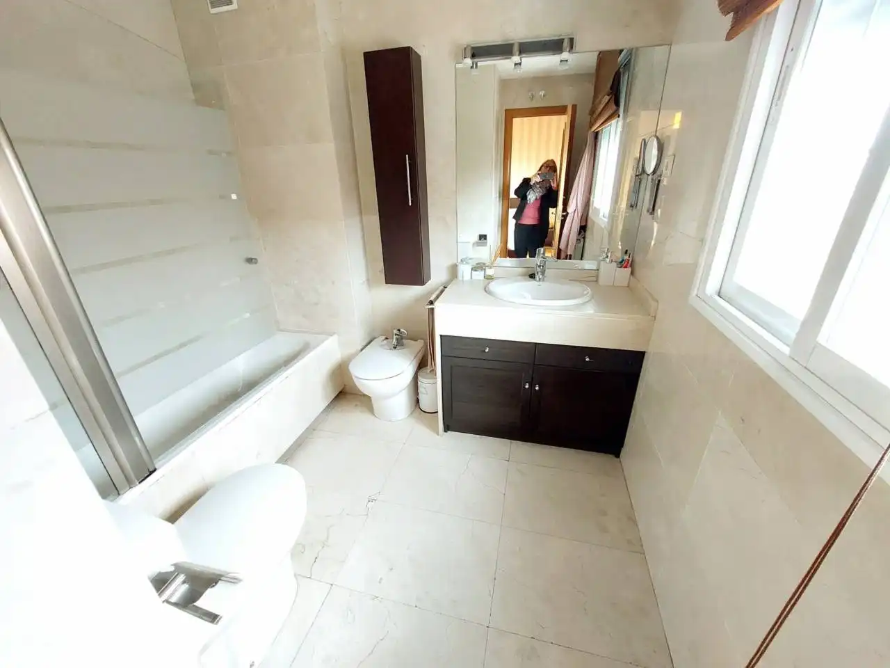 Baño de Casa adosada en venta en Fuenlabrada con Aire acondicionado, Calefacción y Piscina comunitaria